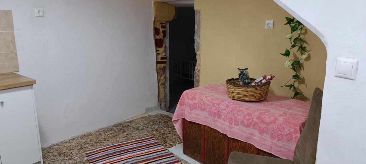 Comfortable And Spacious Stone Traditional Apartment Chania  Bagian luar foto